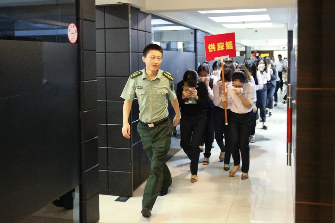 节后上班第一天 , 尊龙凯时珠宝开展了消防演习！-尊龙凯时珠宝官网  珠宝批发龙头企业